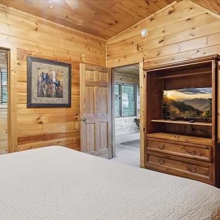 Views, Game Room And Hot Tub Bearway To Heaven Sevierville Kültér fotó
